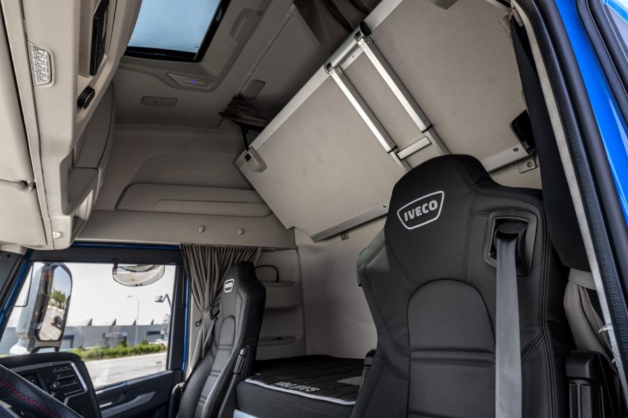 Интерьер Iveco S-WAY Magirus Concept 2019 года  (фото 14 из 30)